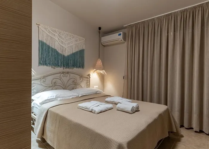 Villa Serenusgreece Sani House With Garden And Jacuzzi Filakai Kassandras