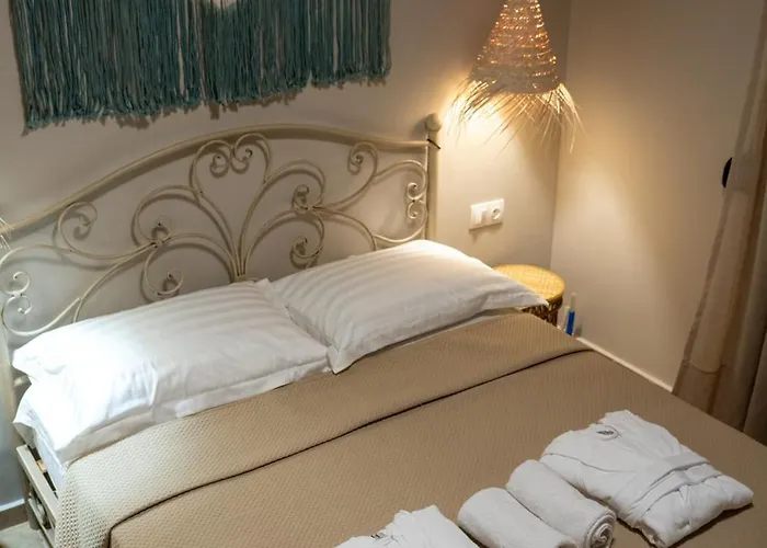 Serenusgreece Sani House With Garden And Jacuzzi *