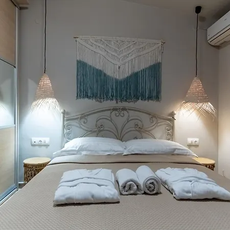 Villa Serenusgreece Sani House With Garden And Jacuzzi