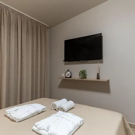 Villa Serenusgreece Sani House With Garden And Jacuzzi